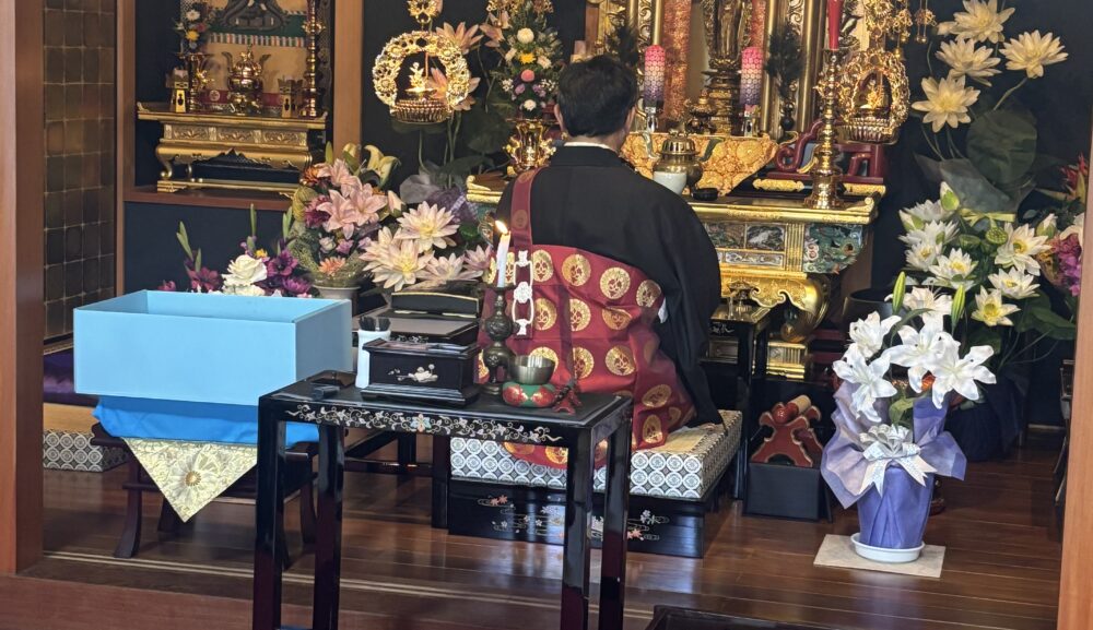 お墓参りは一人でも大丈夫？意味と正しい参拝方法を解説